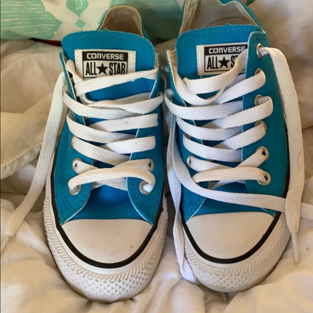 Converse Like New!